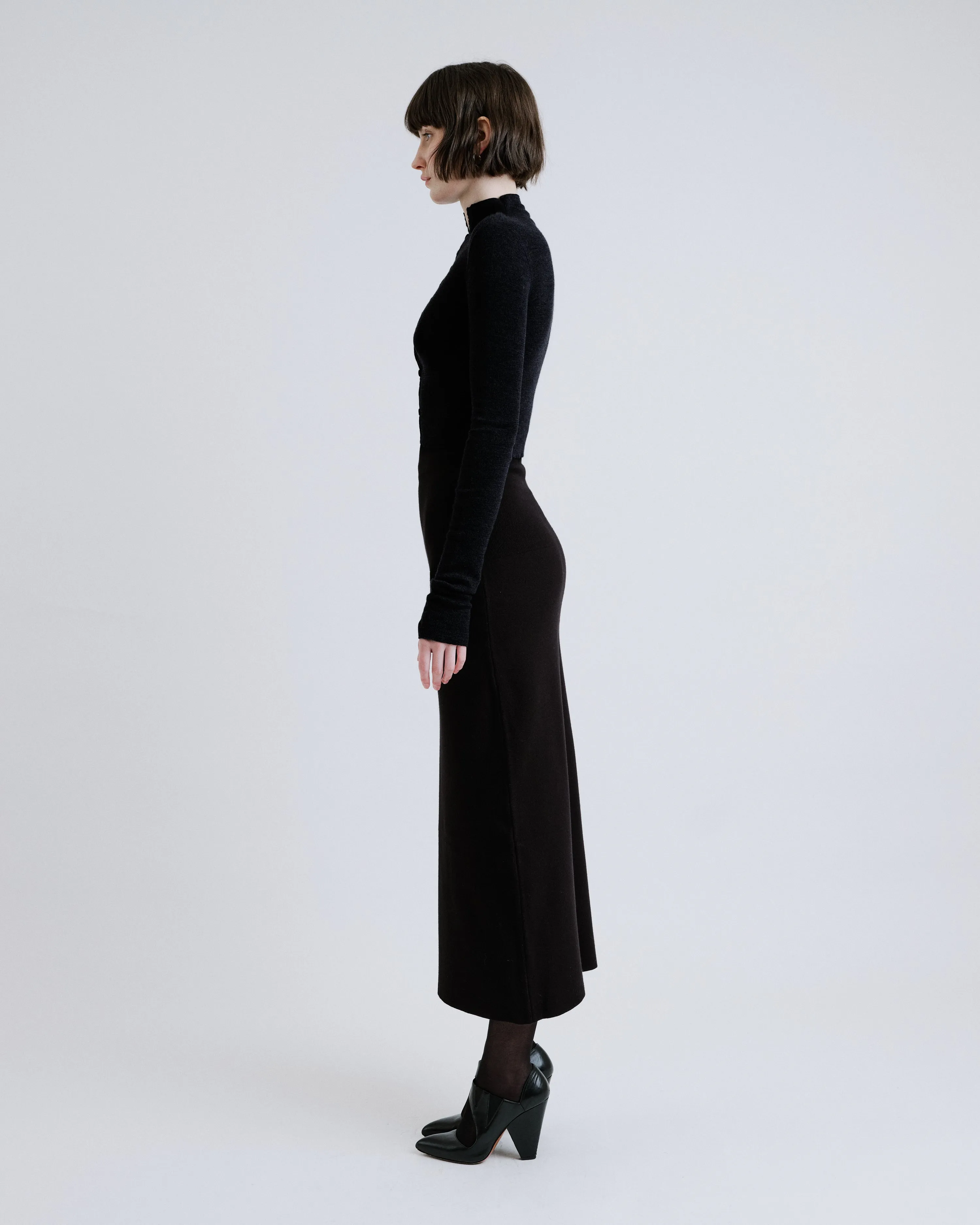 The Merino Multi Button Cropped Cardi - Black