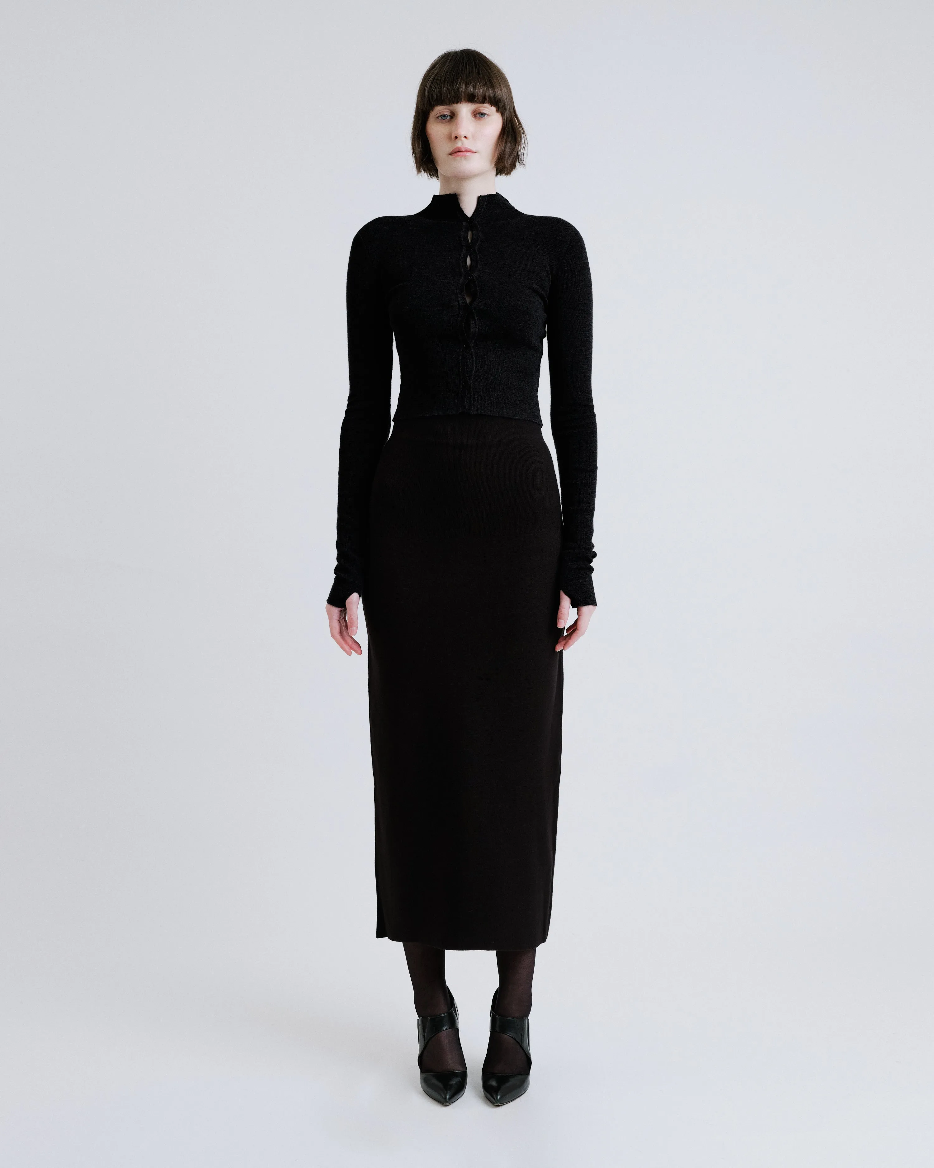 The Merino Multi Button Cropped Cardi - Black